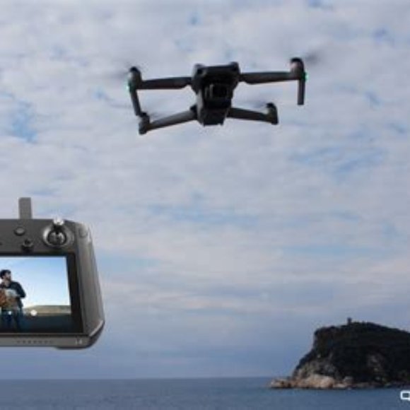 New DJI Mavic 2 Zoom with Smart Controller - Picture 11 of 14